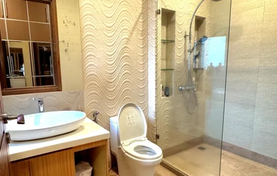 DIJUAL RUMAH PURI INDAH HADAP SELATAN 210m²