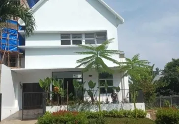 Disewakan rumah rapi kamarnya banyak