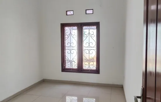 Dijual Rumah Teman Baru Bangun Kreo Ciledug Tangerang