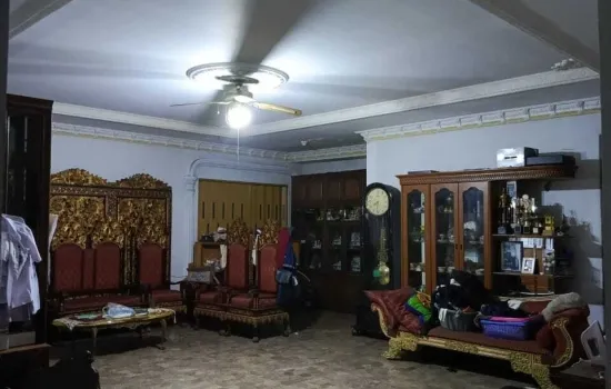 Dijual rumah strategis bisa usaha Kebon Jeruk, Jakarta Barat