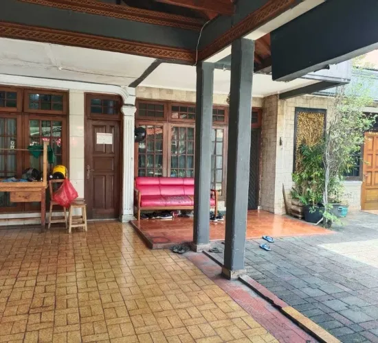 Dijual rumah strategis bisa usaha Kebon Jeruk, Jakarta Barat
