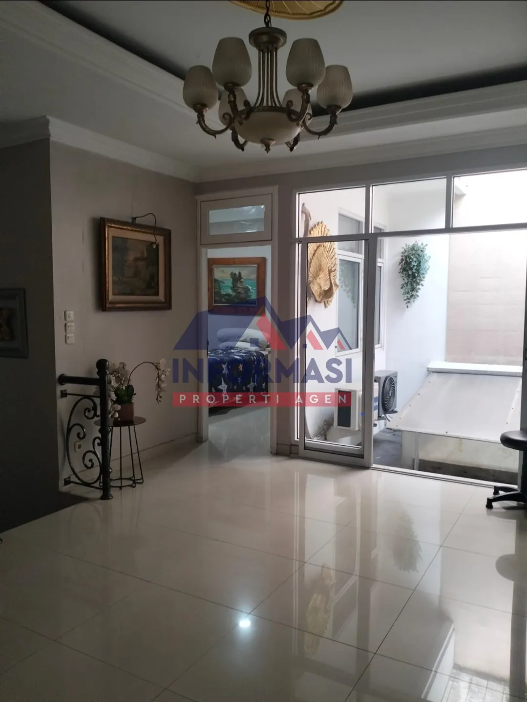 Rumah 2 lantai 3kamar tidur