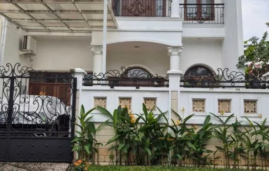 Rumah klasik 2 LT  3 KT +1