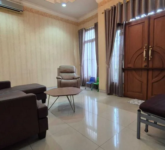 Rumah klasik 2 LT  3 KT +1