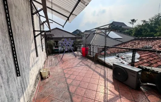 Rumah lokasi strategis jakarta barat