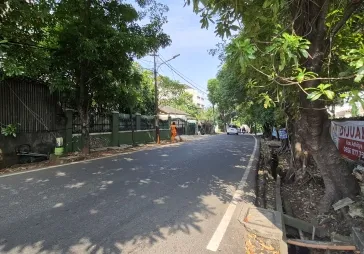 DISEWAKAN ex.bengkel tanah usaha Jakarta Barat