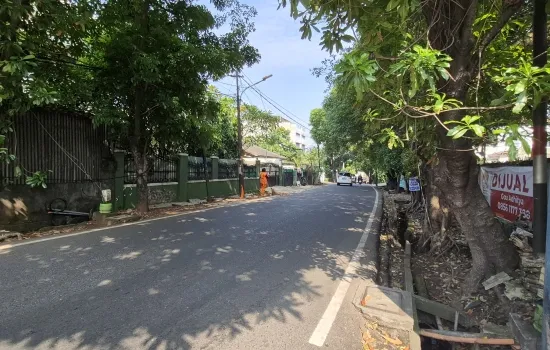 DISEWAKAN ex.bengkel tanah usaha Jakarta Barat