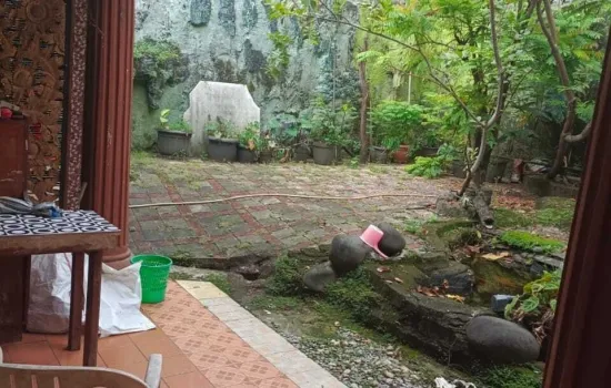 Dijual rumah strategis bisa usaha Kebon Jeruk, Jakarta Barat