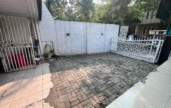 Rumah lokasi strategis jakarta barat