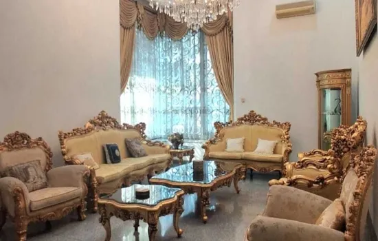Dijual Rumah Bagus di Intercon