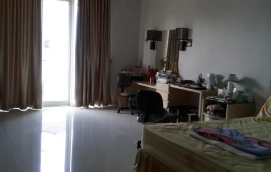 DIJUAL RUMAH 3 LANTAI SIAP HUNI - TAMAN ARIES