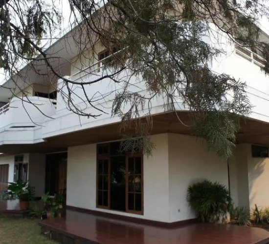 Rumah hoek boulevard Puri indah LT 776 2 lantai