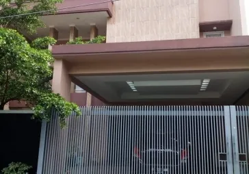 DIJUAL RUMAH 3 LANTAI SIAP HUNI - TAMAN ARIES