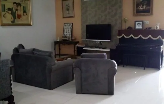 DIJUAL RUMAH 3 LANTAI SIAP HUNI - TAMAN ARIES