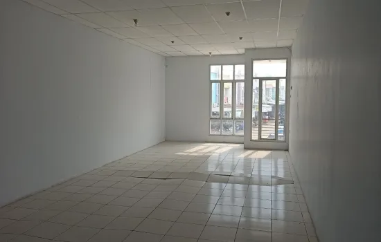 Ruko siap pakai.  kamar mandi 2 . 2 lantai