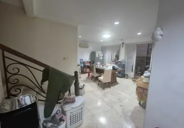 Rumah Luas 200 m2, 2 lantai permata buana