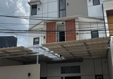DIJUAL RUMAH KOS - TAMAN SEMANAN