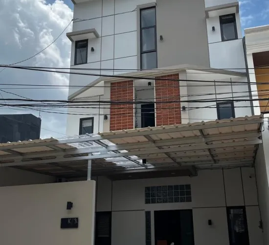DIJUAL RUMAH KOS - TAMAN SEMANAN