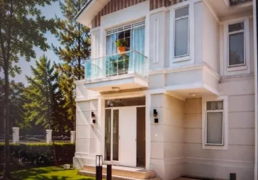 Rumah baru siap huni di Cluster Lavisa Lavon Swan City