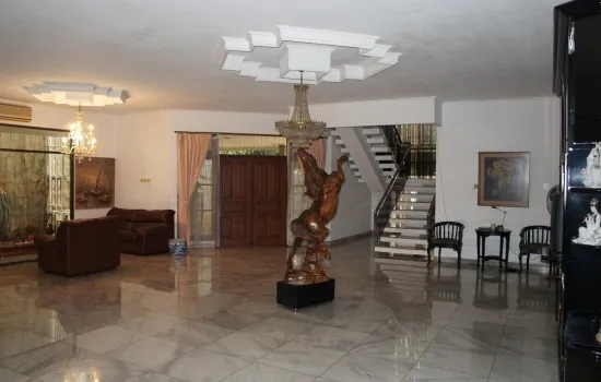 Rumah hoek boulevard Puri indah  LT 776  2 lantai