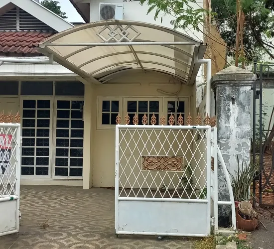 Dijual Rumah Siap huni. Lt. 144m kt. 3. Km.2. 1.5lantai