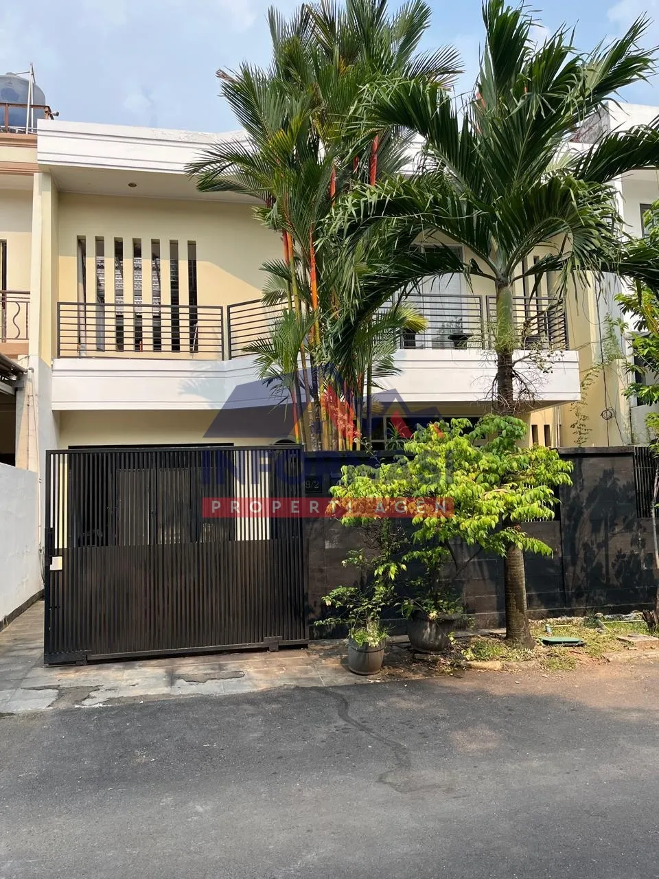 Rumah Intercon Kebon Jeruk 2 lantai