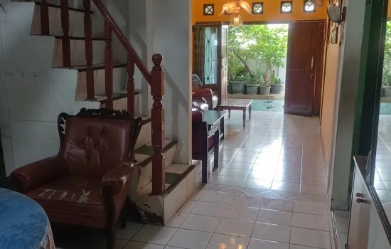 Rumah nyaman dekat dengan lippo karawaci