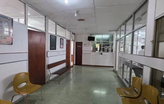 Apotik masih aktif bangunan 4 lantai jalan Raya Otista