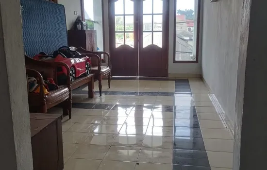 Rumah nyaman dekat dengan lippo karawaci