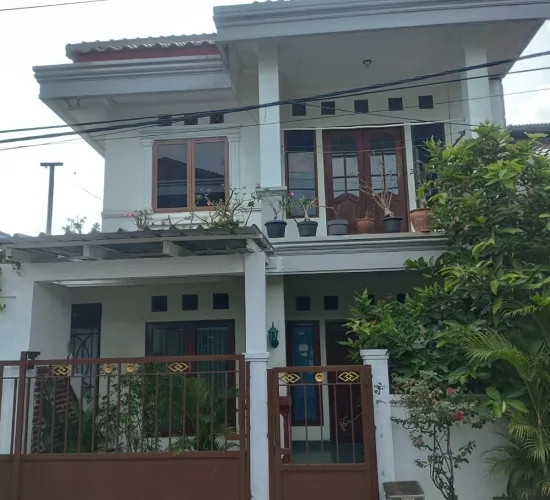 Rumah nyaman dekat dengan lippo karawaci