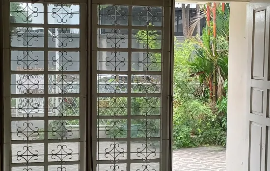 Dijual Rumah Siap huni. Lt. 144m kt. 3. Km.2. 1.5lantai