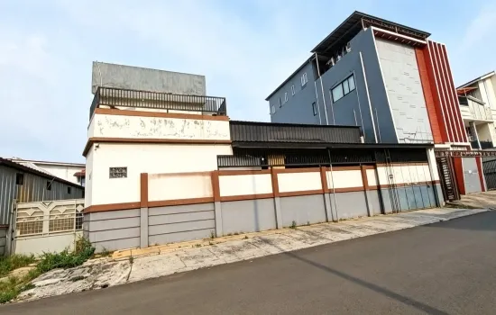 Rumah Boulevard Jalan 2 Jalur Gading Serpong