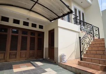 DISEWAKAN rumah 150m² Terjangkau PURI INDAH