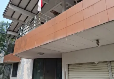 Rumah strategis 2lt pondok indah seluas 554m