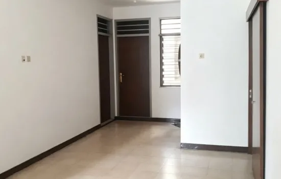 Rumah tua , Jakarta Barat , 1 lantai