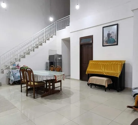 Intercon. Kebon jeruk. Lt 144 m2. Lokasi bagus. Depan.