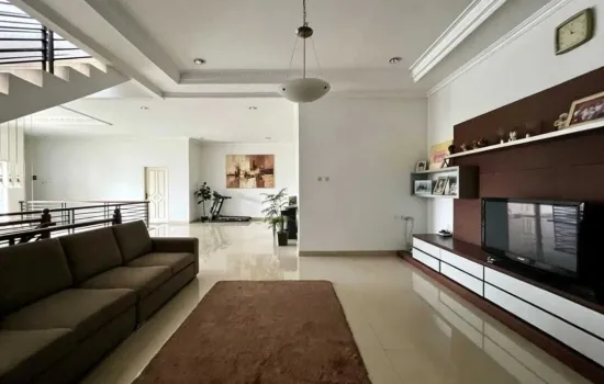 Rumah nyaman di tangerang selatan