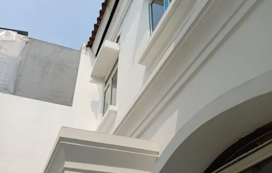 Rumah siap huni Permata Mediterania, 2 lt., 9x18, KT 4  KT 3