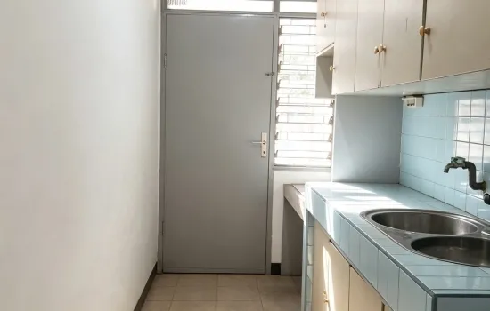 Rumah tua , Jakarta Barat , 1 lantai