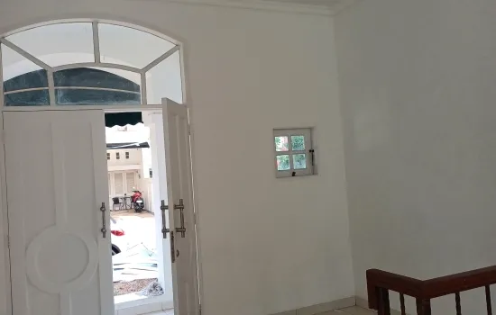 Rumah siap huni Permata Mediterania, 2 lt., 9x18, KT 4  KT 3