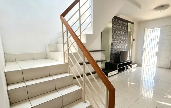 DIJUAL RUMAH TAMAN SEMANAN HOOK