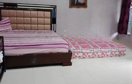 Dijual Cepat Rumah 2 lantai dalam Kompleks