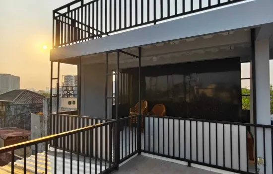 Dijual Cepat Rumah 5 Lantai Strategis Hook