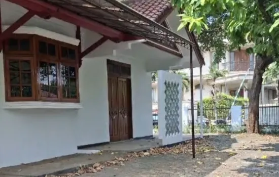 Rumah Huk Puri Indah, lt.400m2, Shm, strategis