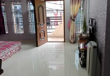 Dijual Cepat Rumah 2 lantai dalam Kompleks