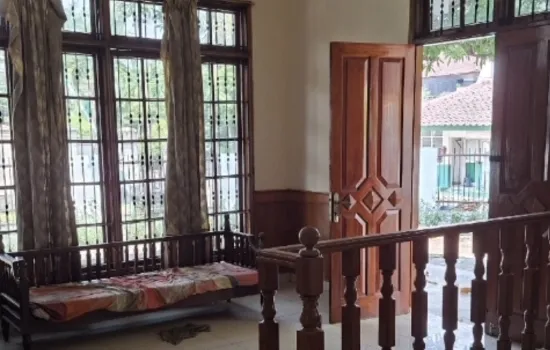 Rumah Huk Puri Indah, lt.400m2, Shm, strategis