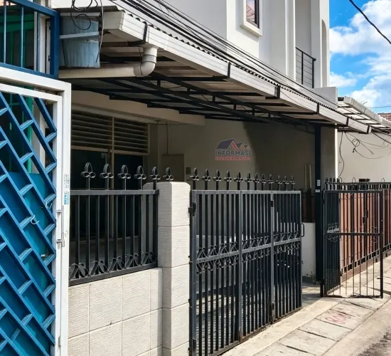 Rumah Hoki di Perumahan Tomang Barat Baru
