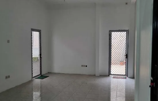 Rumah mungil puri indah hadap selatan