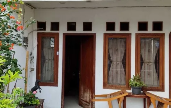 Rumah lokasi strategis meruya selatan jakarta barat